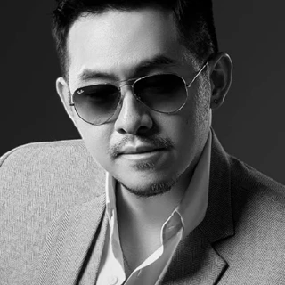 Jonathan Low
